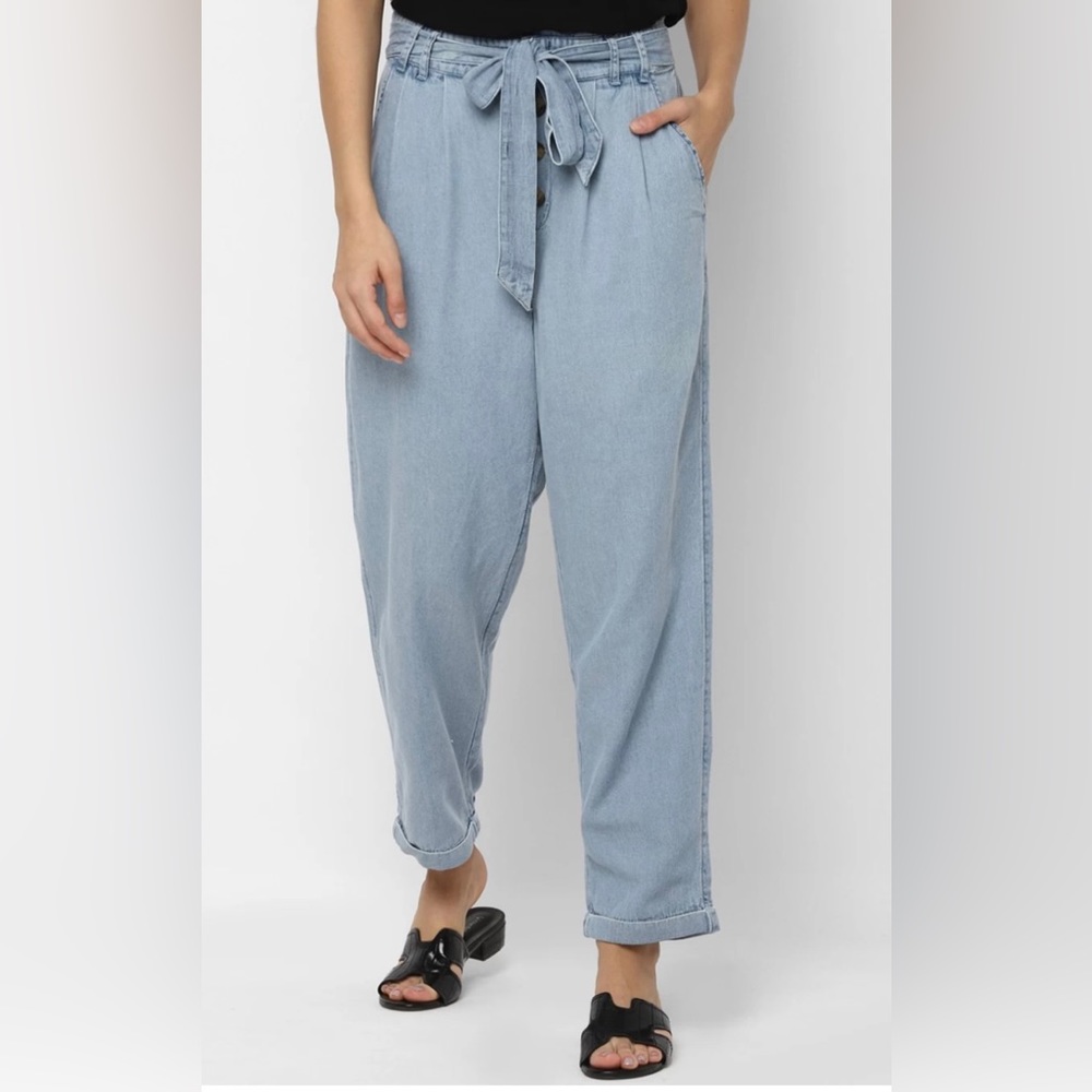 American Eagle Outfitters Medium  Blue High Waist Denim Paperbag Taper Pant